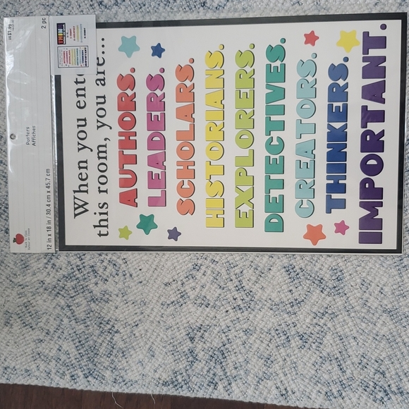 TEACHER'S ACCESSORIES - Picture 7 of 8